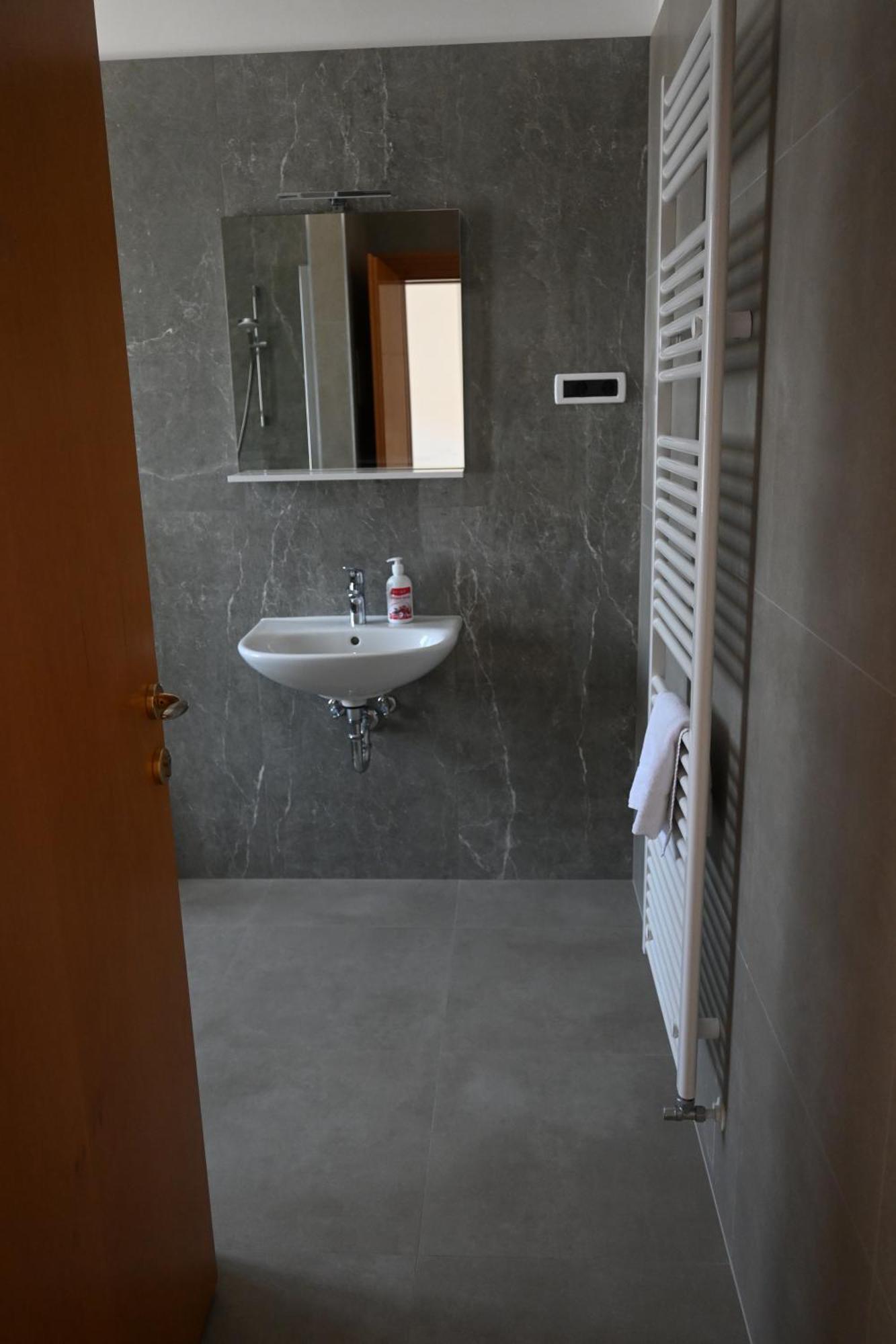Hostel Sveta Ana Koper Ngoại thất bức ảnh
